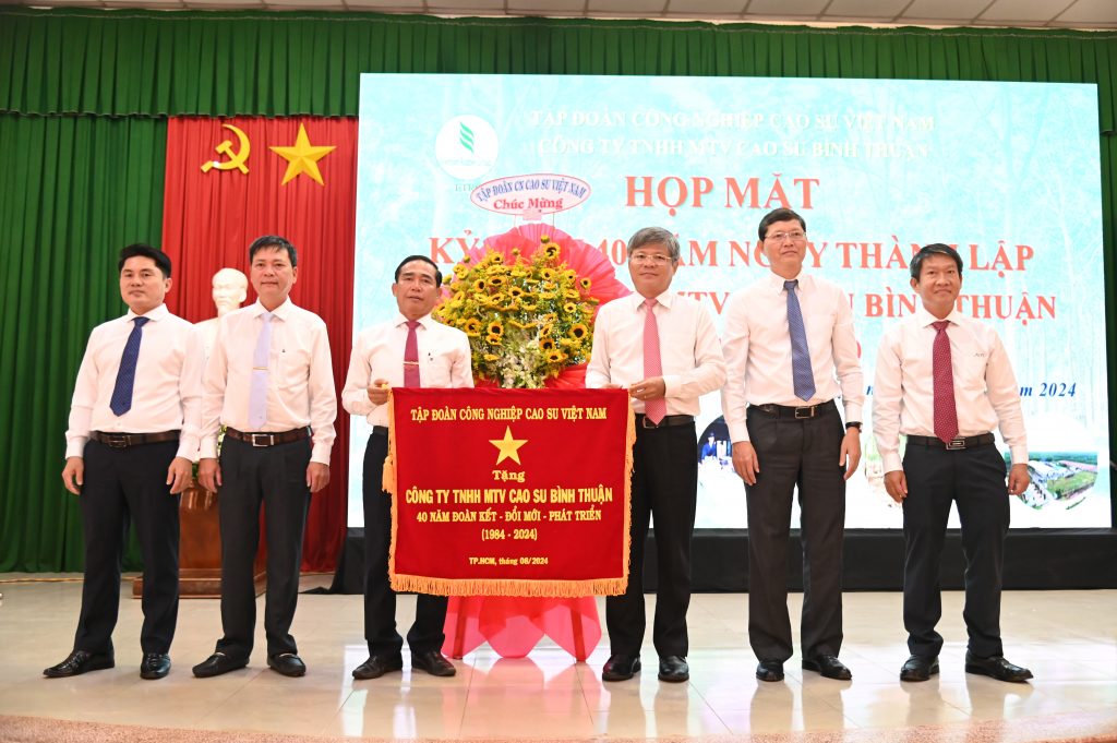 Cao su Bình Thuận kỷ niệm 40 năm thành lập